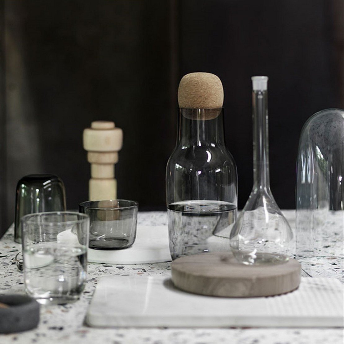 Carafe en verre Corky - Muuto - The Cool Republic