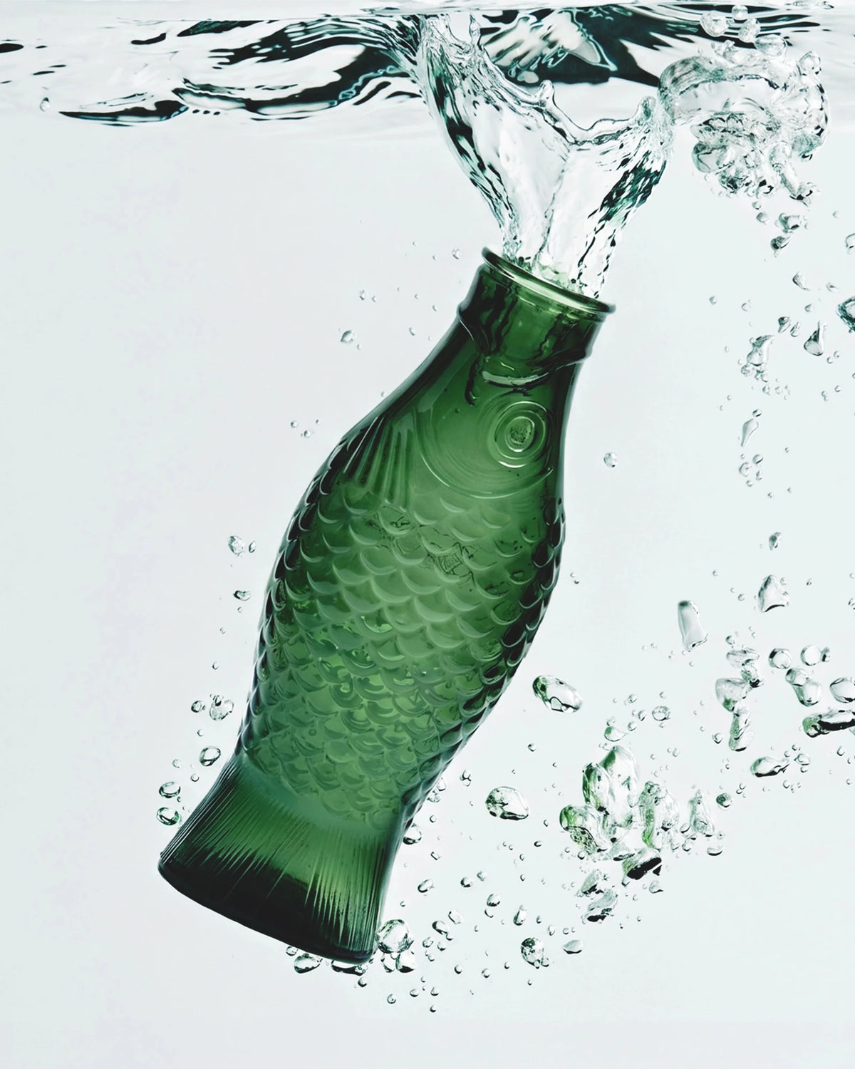 Carafe poisson en verre vert foncé 85cl Fish - Serax - The Cool Republic