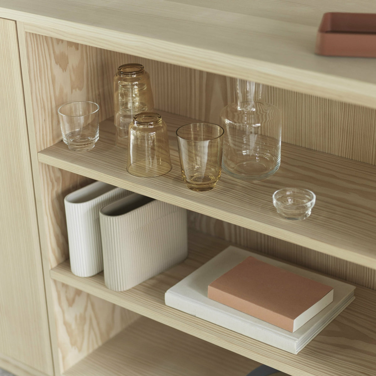 Carafe transparente en verre Raise - Muuto - The Cool Republic