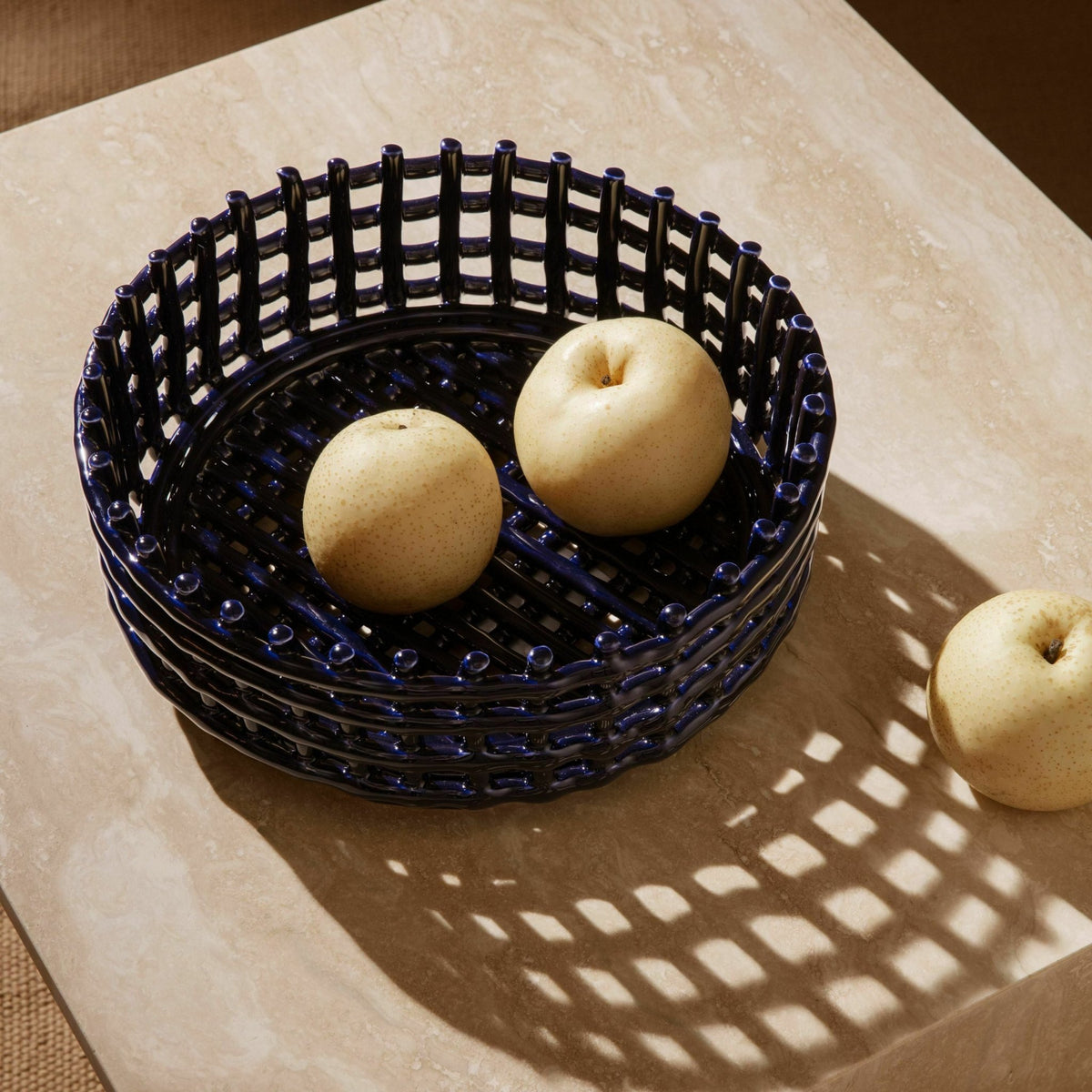 Centre de table bleu en céramique - Ferm living - The Cool Republic