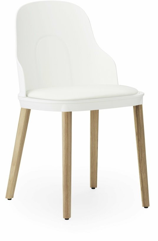 Chaise à l'assise en cuir blanc et au pietement en chêne Allez blanc - Normann Copenhagen - The Cool Republic