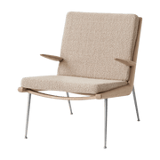 Chaise avec accoudoirs chêne huiléet acier Karakorum 003 Boomerang HM2 - &tradition - The Cool Republic