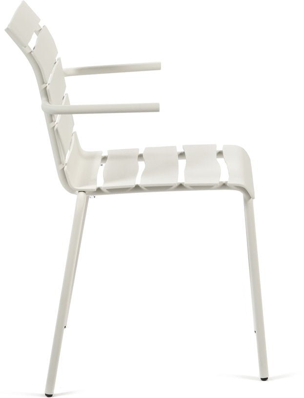 Chaise avec accoudoirs de jardin en métal blanc 56x55x82cm - valerie_objects - The Cool Republic