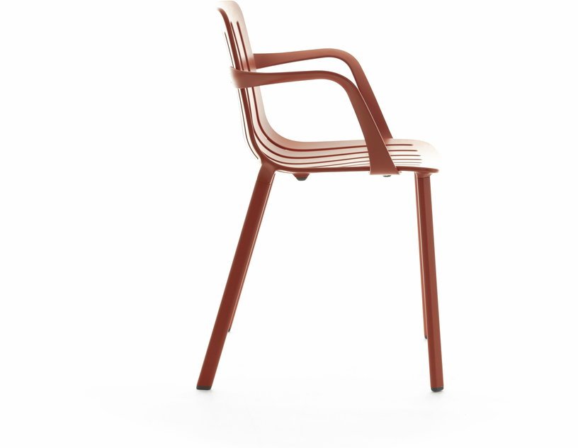 Chaise avec accoudoirs en aluminium rouge Plato - Magis - The Cool Republic