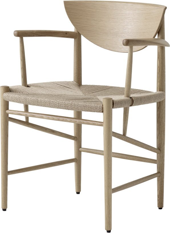 Chaise avec accoudoirs en bois naturel HM4 Drawn - &tradition - The Cool Republic