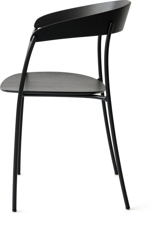 Chaise avec accoudoirs en frêne teinté Missing - New Works - The Cool Republic