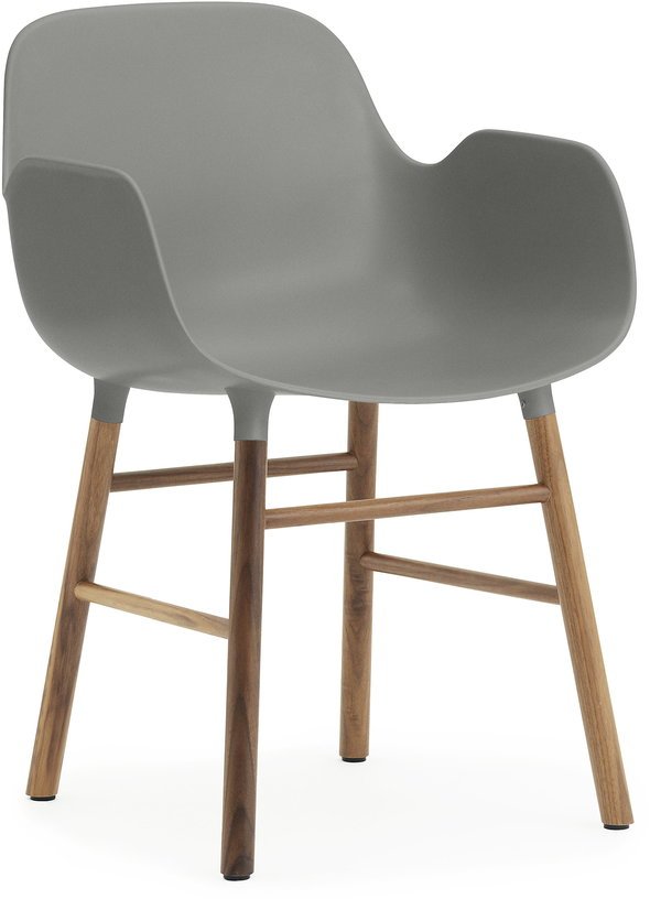 Chaise avec accoudoirs en noyer naturel et pp gris Form - Normann Copenhagen - The Cool Republic