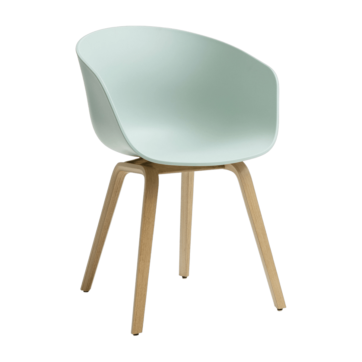 Chaise avec accoudoirs en plastique recyclé dusty mint et pieds en chêne AAC 22 2.0 - HAY - The Cool Republic
