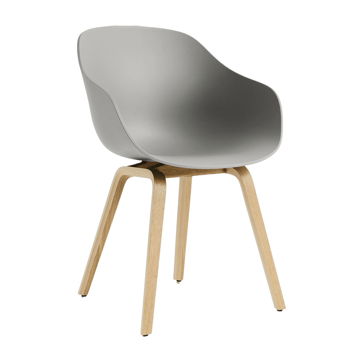 Chaise avec accoudoirs en plastique recyclé gris béton et pieds en chêne AAC 222 2.0 - HAY - The Cool Republic