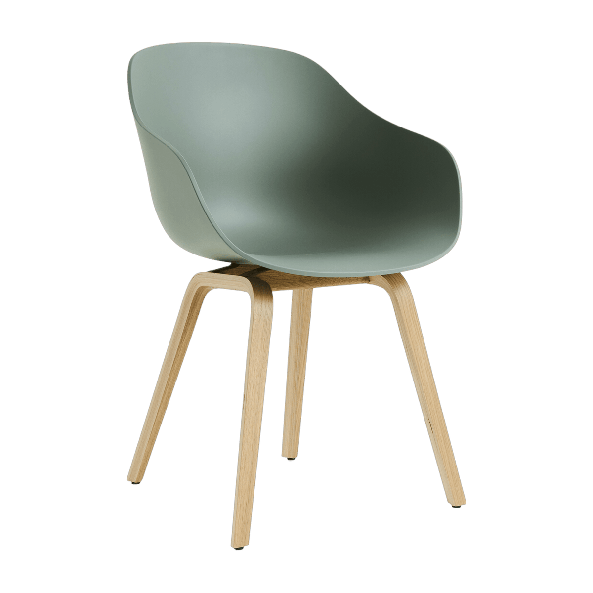 Chaise avec accoudoirs en plastique recyclé vert automne et pieds en chêne AAC 222 2.0 - HAY - The Cool Republic