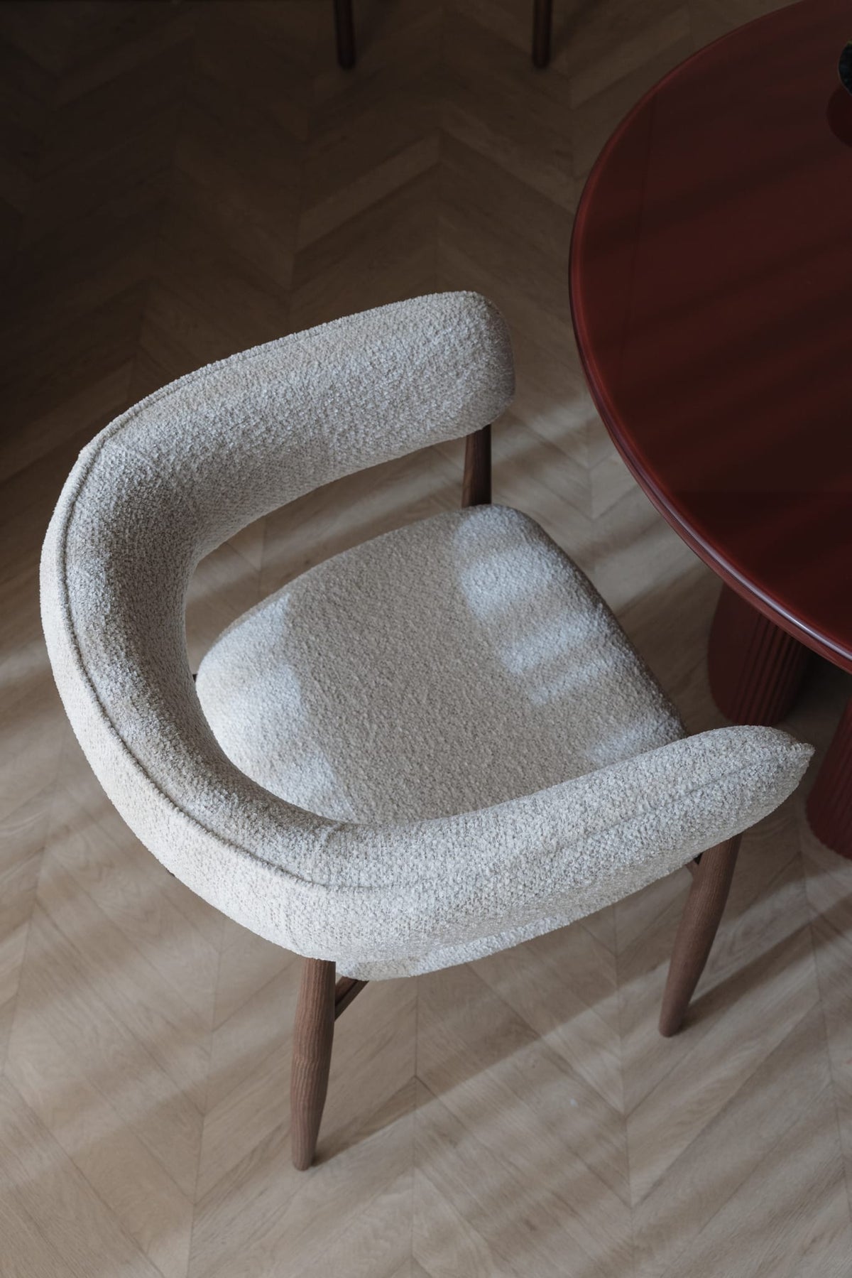 Chaise avec accoudoirs en tissu beige et bois marron 48,5x61x78cm Aveline - White Label Living — vue 2