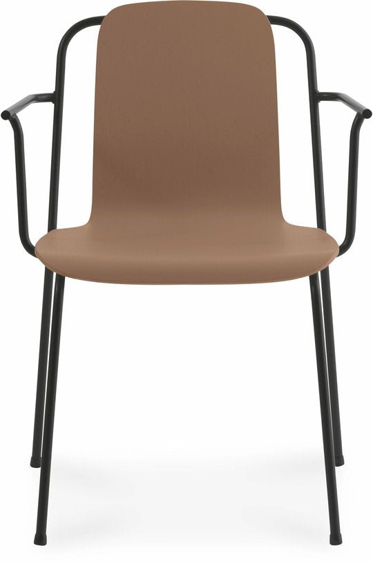 Chaise avec accoudoirs marron structure noire Studio Brown - Normann Copenhagen - The Cool Republic