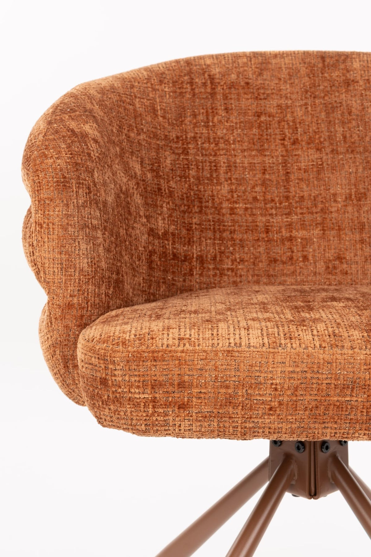 Chaise avec accoudoirs pivotante en tissu et métal rouge orangé 63x62x77cm Ambroise - White Label Living — vue 9