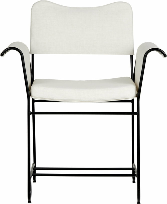 Chaise avec accoudoirs tissu blanc Limonta 06 et structure noire Tropique - Gubi - The Cool Republic