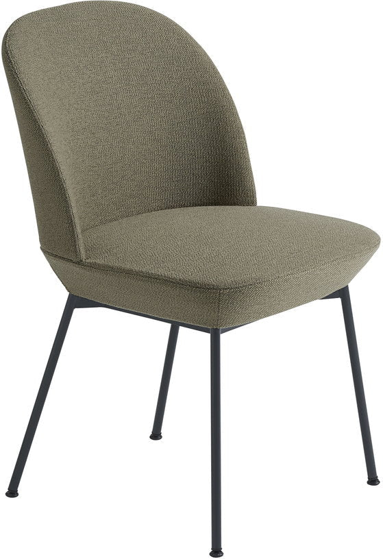 Chaise beige et pieds noir anthracite Oslo - Muuto - The Cool Republic
