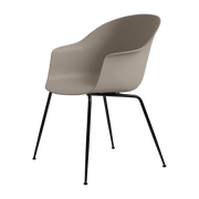 Chaise beige piètement noir mat Bat - Gubi - The Cool Republic