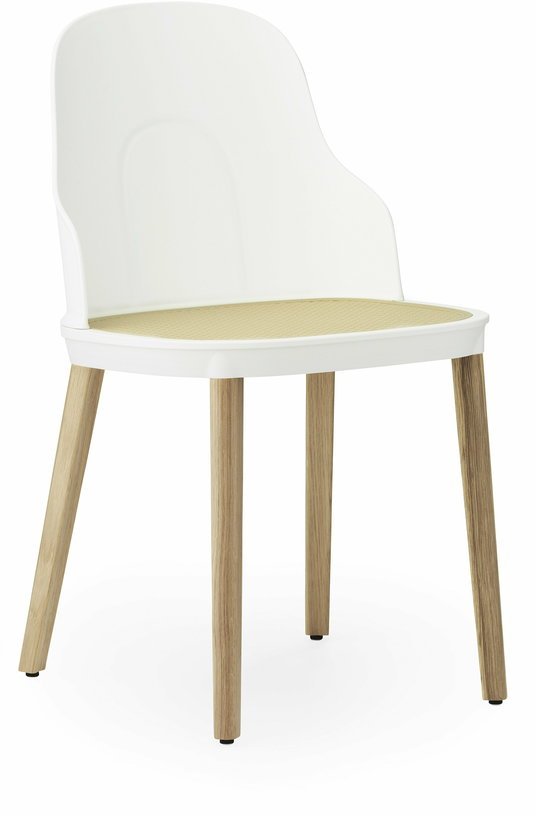 Chaise blanche à l'assise en cannage moulé et au pietement en chêne Allez blanc - Normann Copenhagen - The Cool Republic