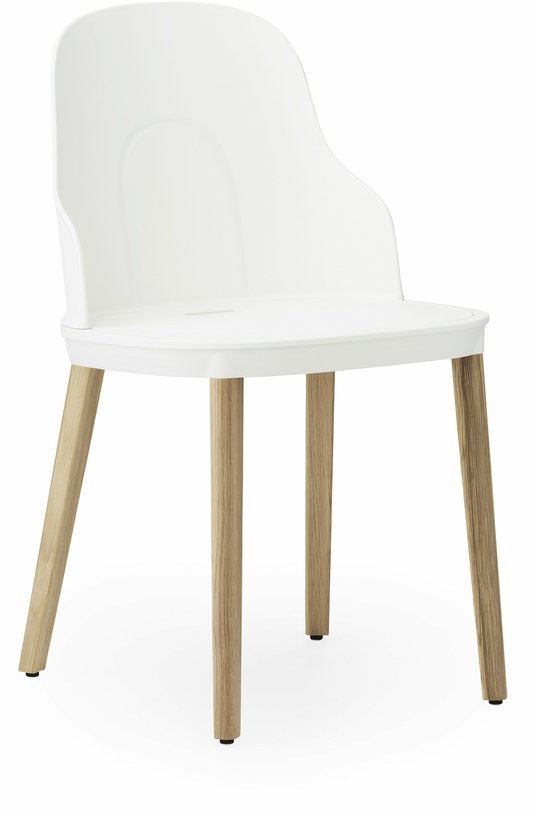 Chaise blanche au pietement en chêne Allez blanc - Normann Copenhagen - The Cool Republic