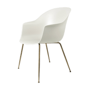 Chaise blanche en laiton vieilli Bat - Gubi - The Cool Republic