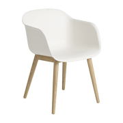 Chaise blanche piétement en bois chêne Fiber - Muuto - The Cool Republic