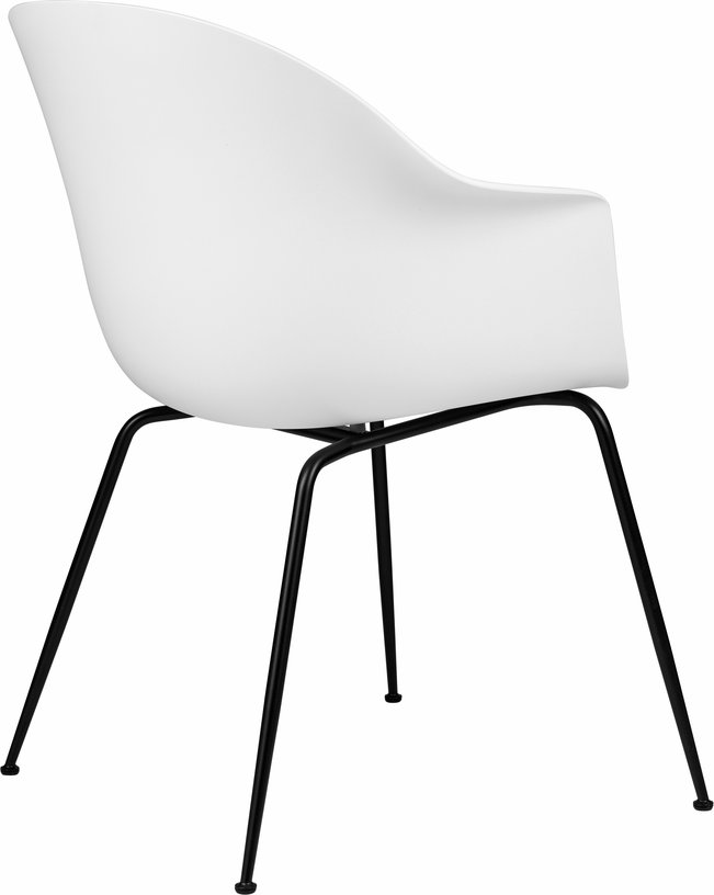 Chaise blanche piètement noir mat Bat - Gubi - The Cool Republic