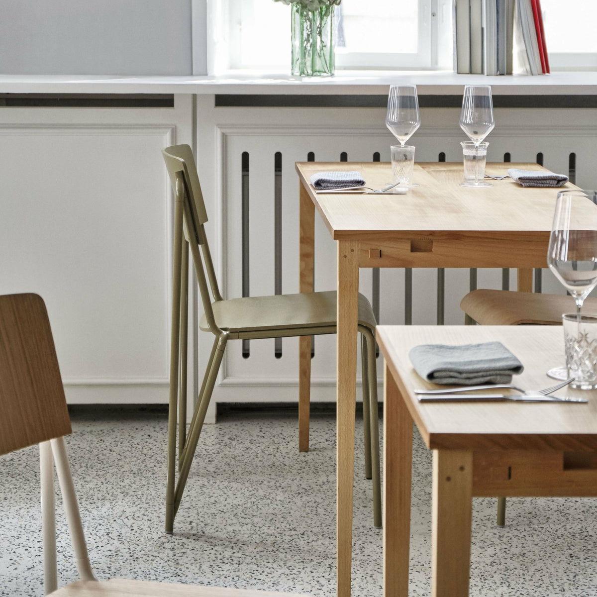 Steel and oak clay chair Petit Standard - HAY - The Cool Republic