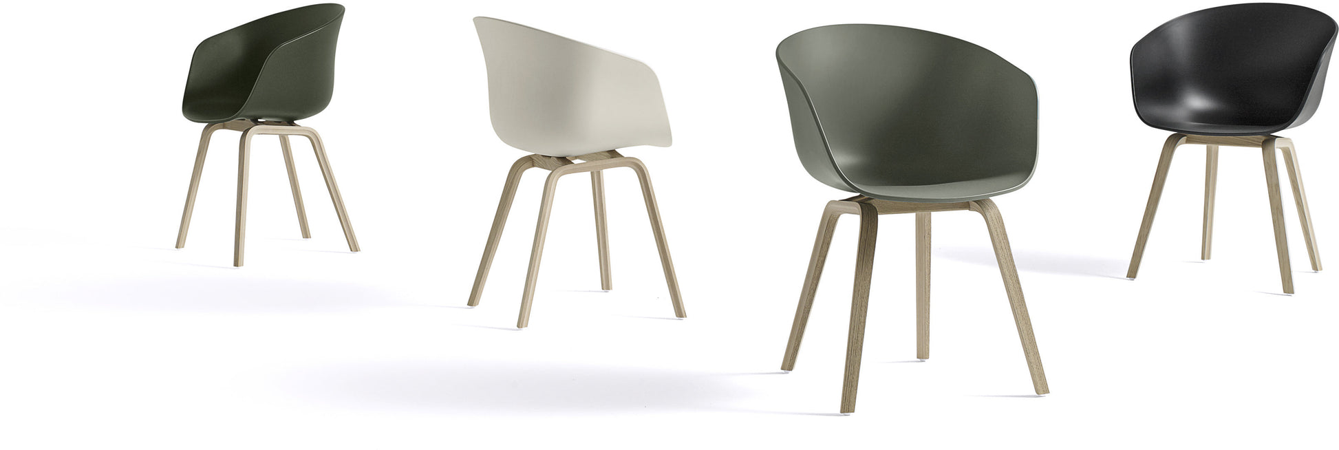 Chaise crème piétement en chêne laqué AAC22 - HAY