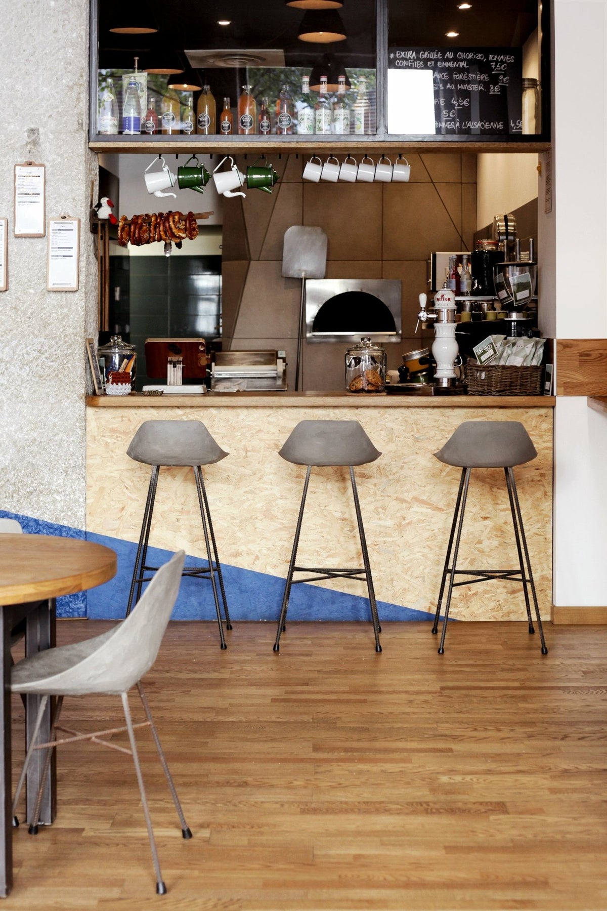 Chaise de bar en béton 44 x 43 x 93,5 Hauteville - Lyon Béton - The Cool Republic