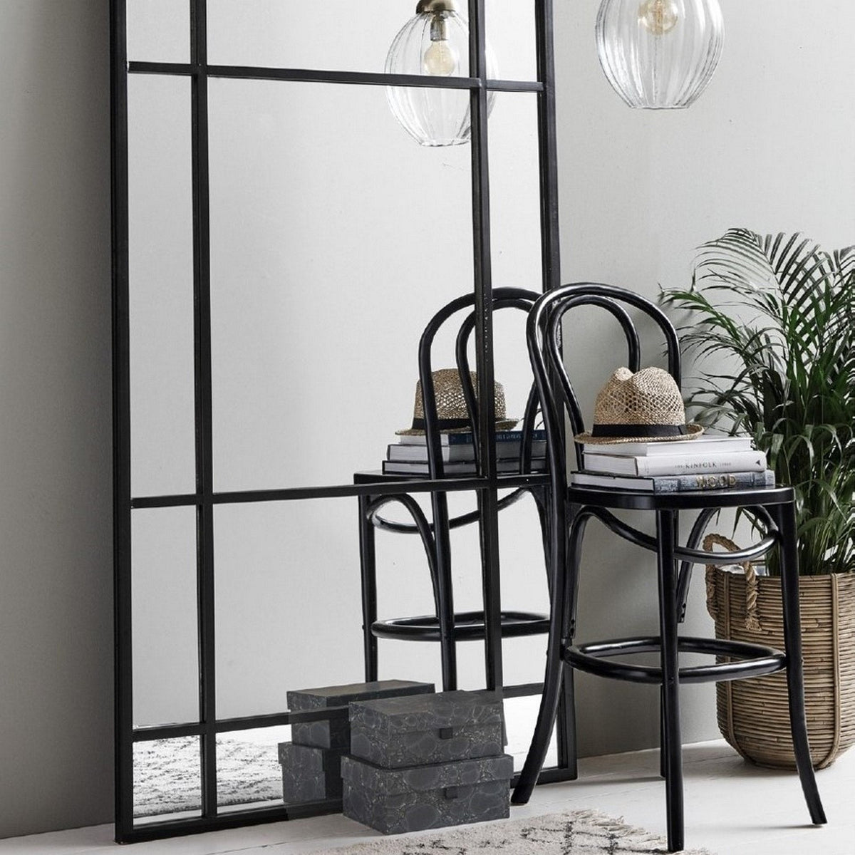 Chaise de bar en bois blanc 64 cm Bistro - Nordal - The Cool Republic