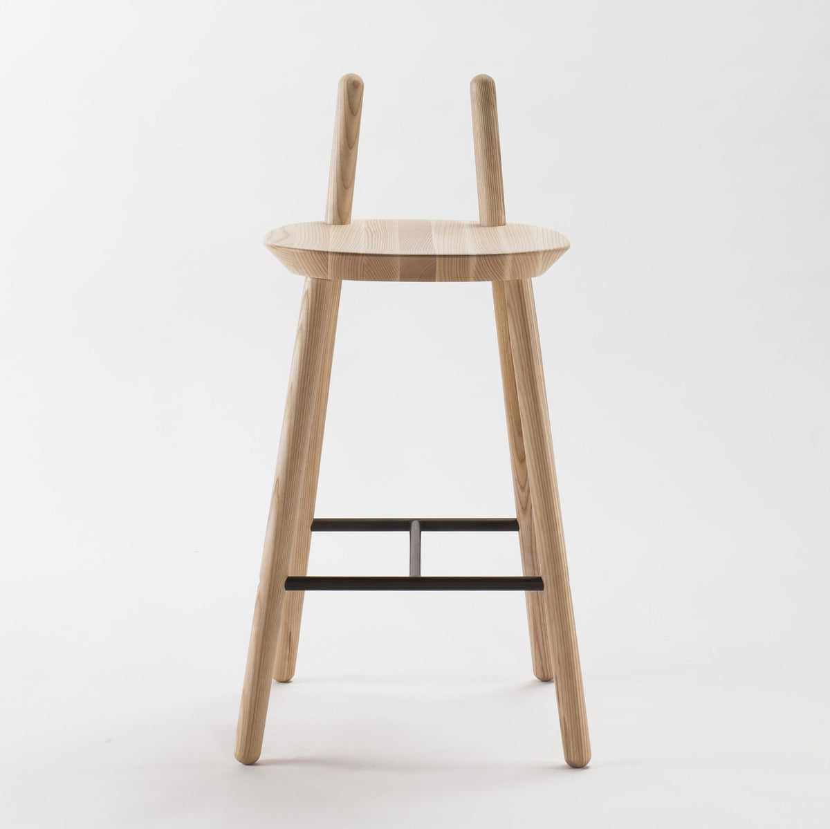 Chaise de bar en bois naturel 65 cm Naïve - Emko - The Cool Republic