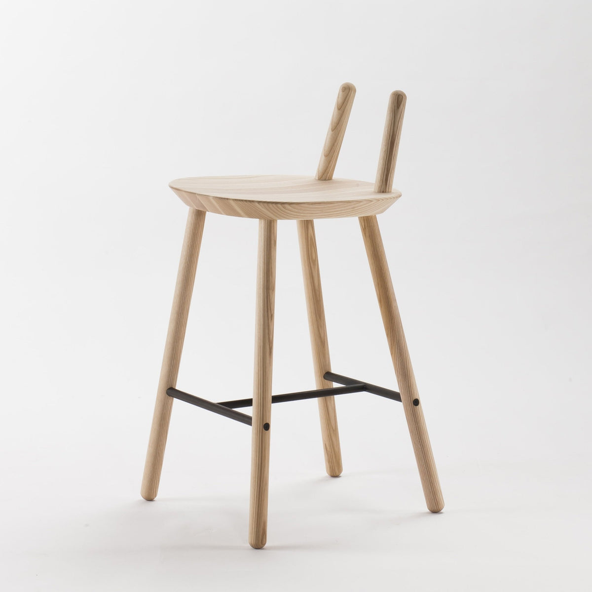 Chaise de bar en bois naturel 65 cm Naïve - Emko - The Cool Republic