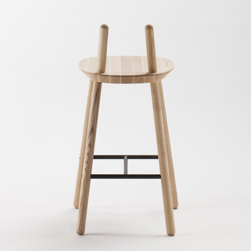 Chaise de bar en bois naturel 65 cm Naïve - Emko - The Cool Republic
