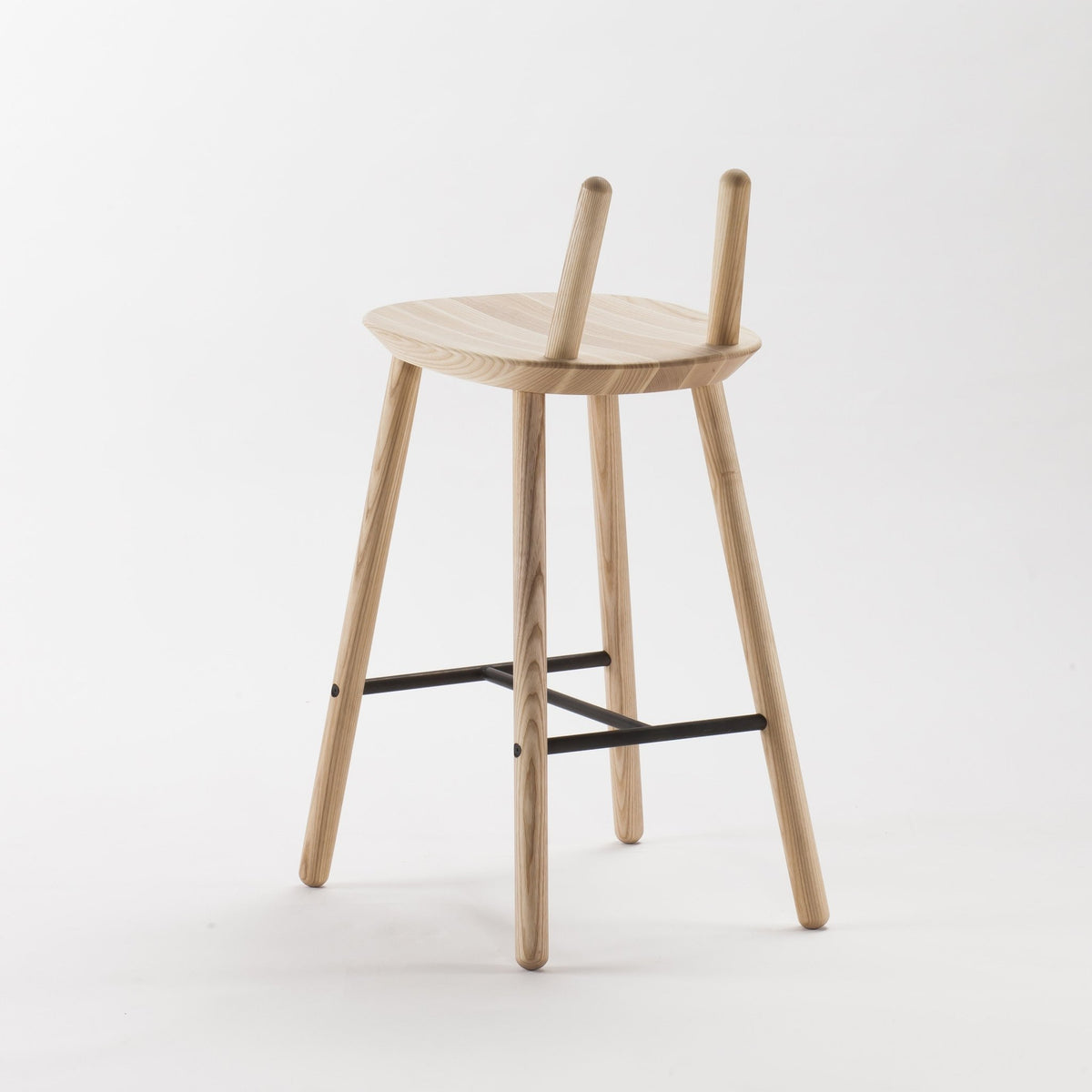 Chaise de bar en bois naturel 65 cm Naïve - Emko - The Cool Republic