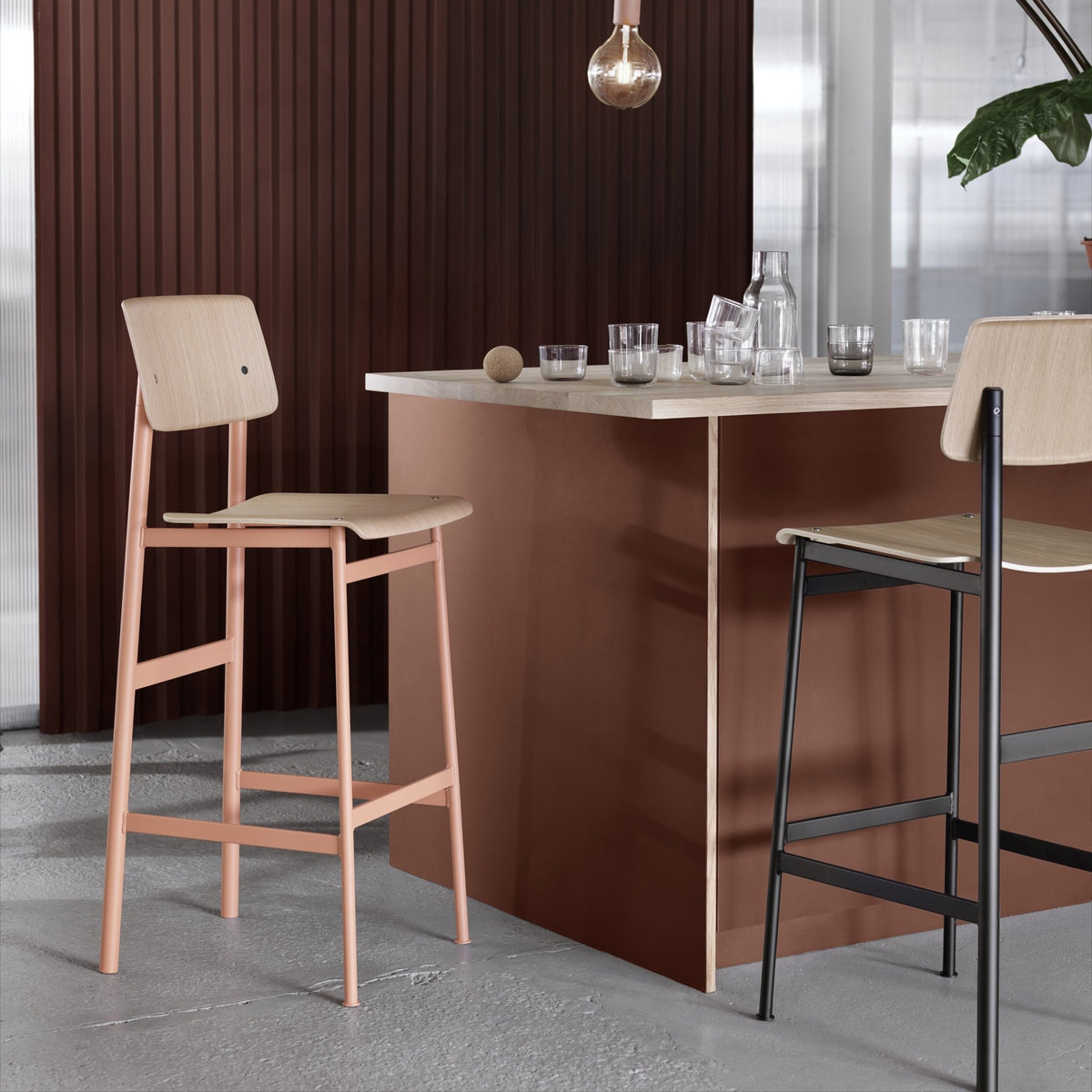 Chaise de bar en chêne noir et assise noire 75 cm Loft - Muuto - The Cool Republic
