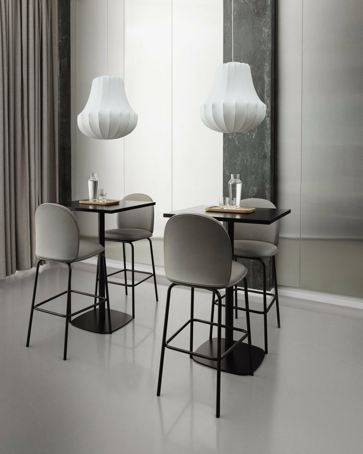 Chaise de bar en cuir sable 65 cm Ace - Normann Copenhagen - The Cool Republic
