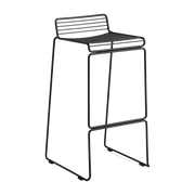 Chaise de bar en métal noir 75 cm Hee - HAY - The Cool Republic