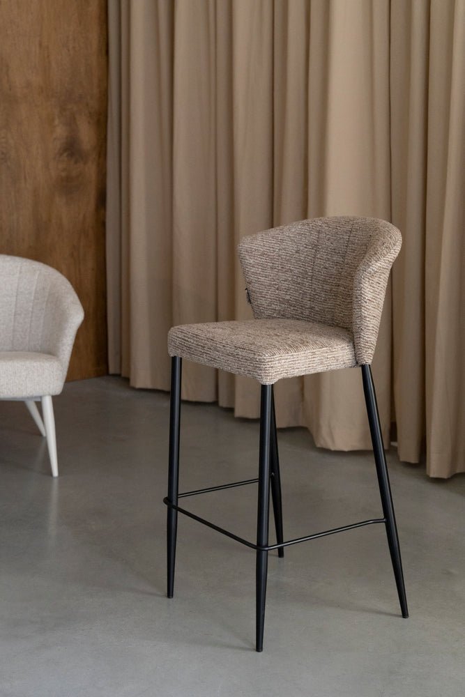 Chaise de bar en tissu marron et métal noir 73cm Georgia - Dutchbone - The Cool Republic