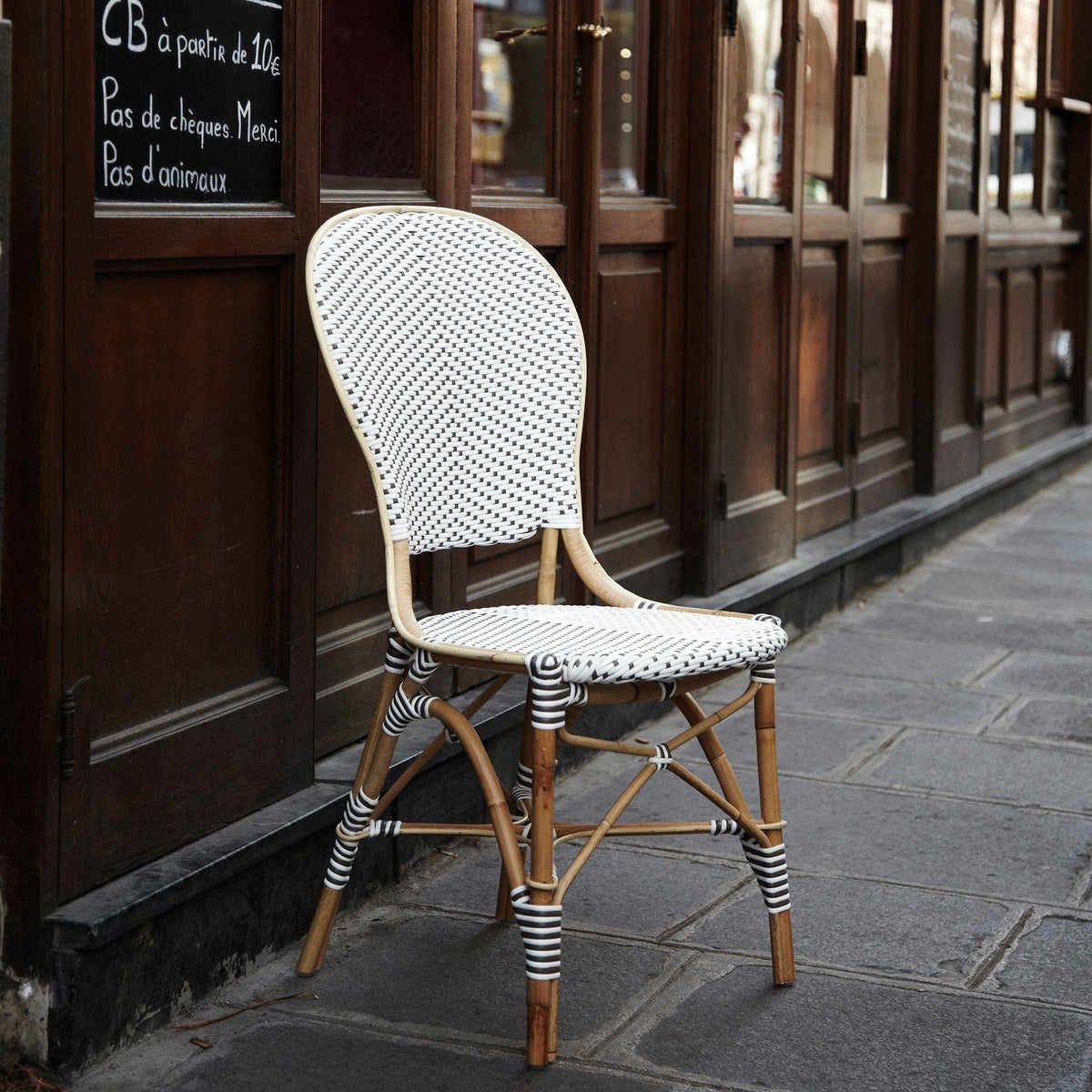 Chaise de bistrot marron Isabelle - Sika Design - The Cool Republic