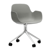 Chaise de bureau à roulettes avec accoudoirs en polypropylene grise Swivel 4W Grey - Normann Copenhagen - The Cool Republic