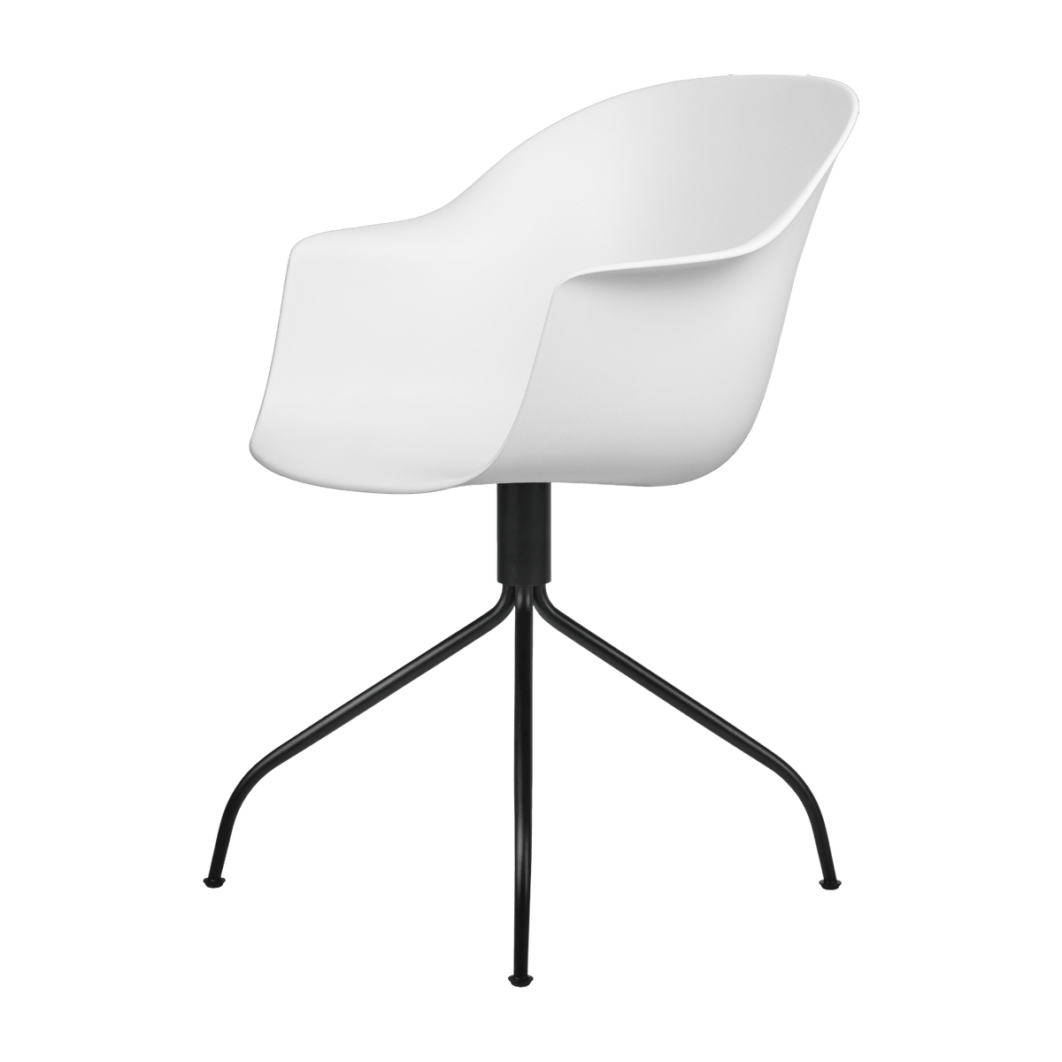 Chaise de bureau blanche base noir mate pivotante Bat - Gubi - The Cool Republic