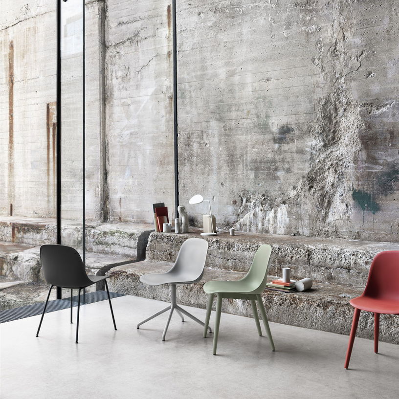 Chaise de bureau blanche piétement pivot Fiber - Muuto - The Cool Republic