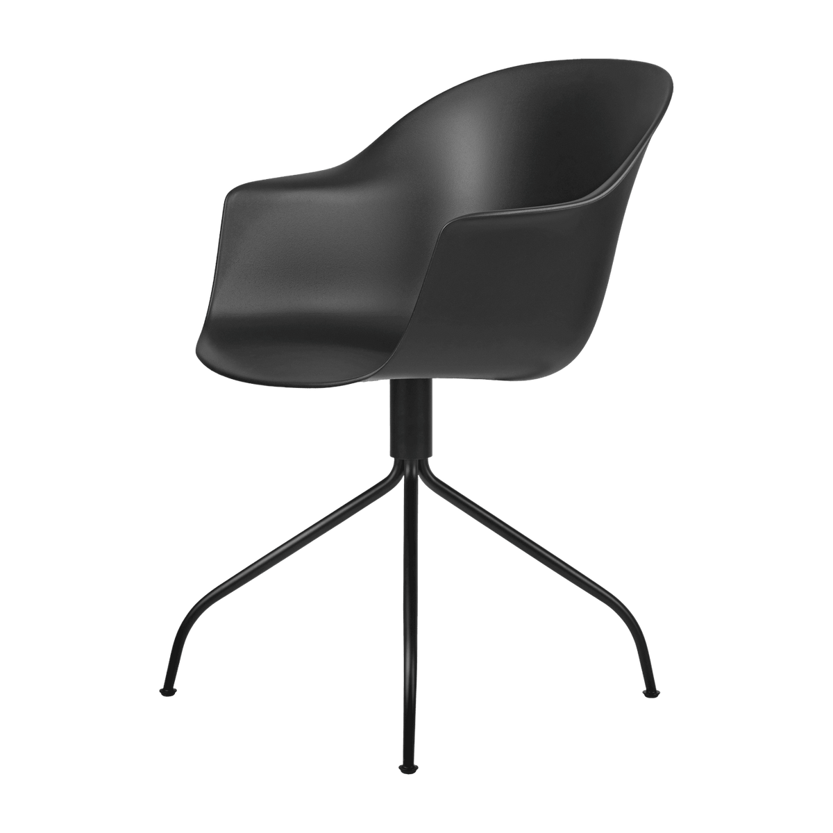 Chaise de bureau noire à base mate pivotante Bat - Gubi - The Cool Republic