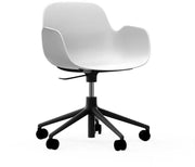 Chaise de bureau réglable à roulettes avec accoudoirs en pp blanche Swivel 5W blanc - Normann Copenhagen - The Cool Republic