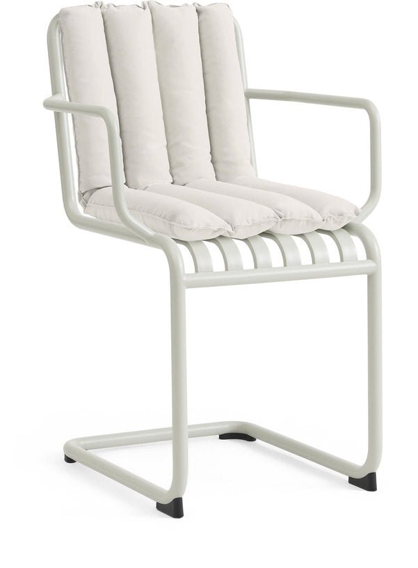Chaise de jardin avec accoudoirs en acier gris clair Palissade - HAY - The Cool Republic