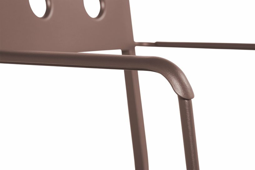 Chaise de jardin avec accoudoirs en acier rouge Balcony - HAY - The Cool Republic