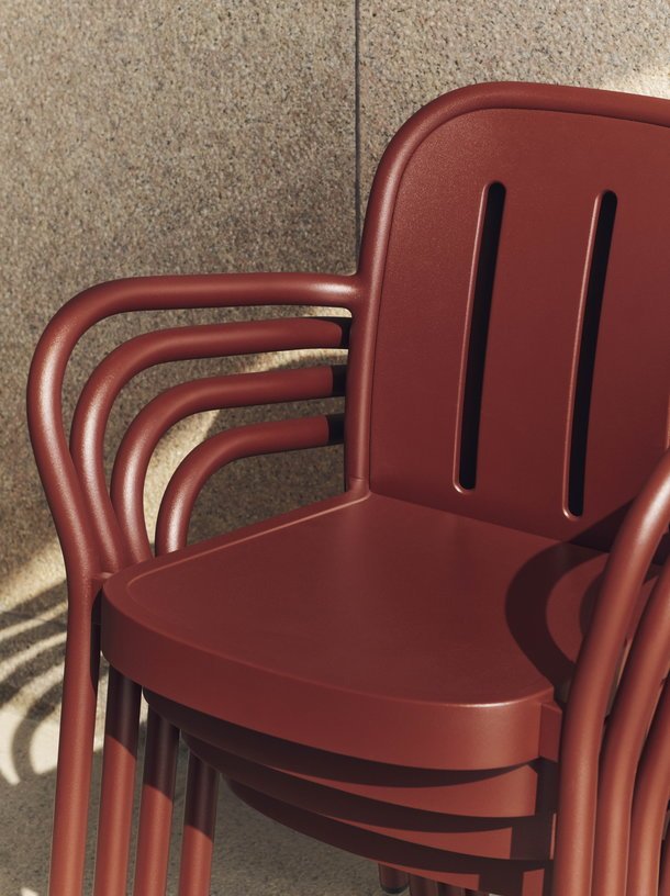 Chaise de jardin avec accoudoirs en métal rouge Deville - HAY - The Cool Republic