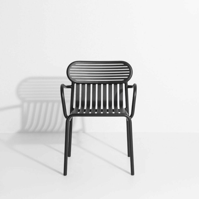 Chaise de jardin avec accoudoirs noire Week - End - Petite Friture - The Cool Republic