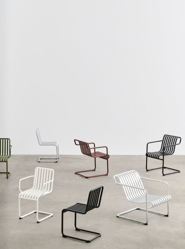 Chaise de jardin en acier blanc cassé Palissade - HAY - The Cool Republic