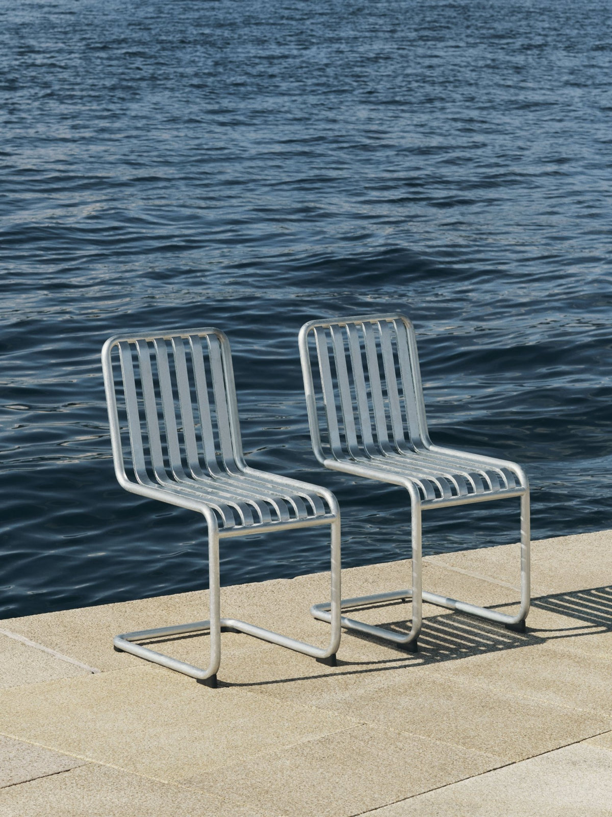 Chaise de jardin en acier galvanisé Palissade - HAY - The Cool Republic