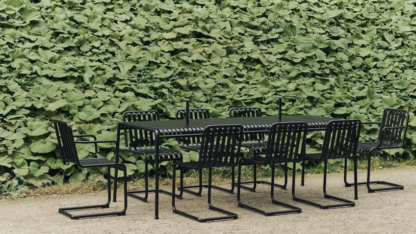 Chaise de jardin en acier gris anthracite Palissade - HAY - The Cool Republic